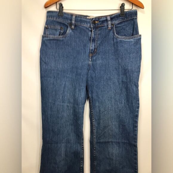 LL Bean Jeans Womens 12P Blue Denim Classic Fit Straight - Picture 4 of 6